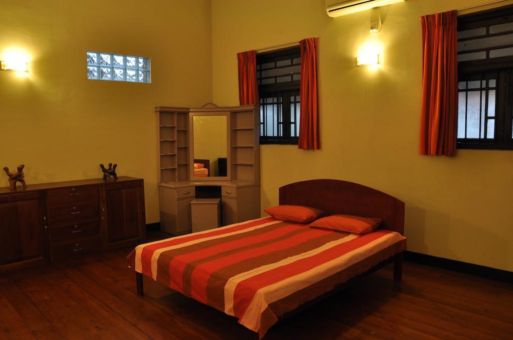 Cheriton Residencies Hotel Colombo Room photo