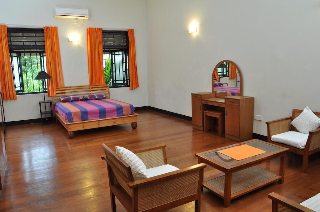 Cheriton Residencies Hotel Colombo Room photo