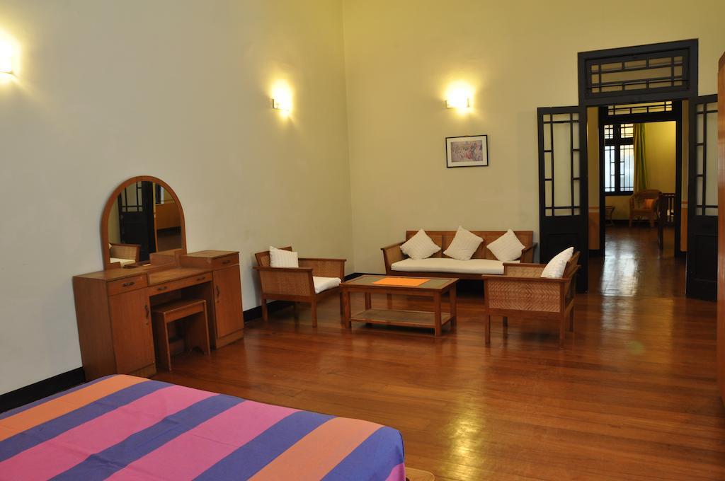 Cheriton Residencies Hotel Colombo Room photo